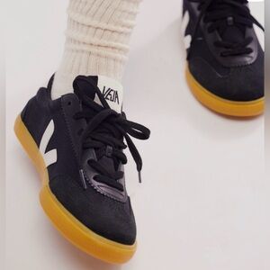 Veja Volley Sneakers